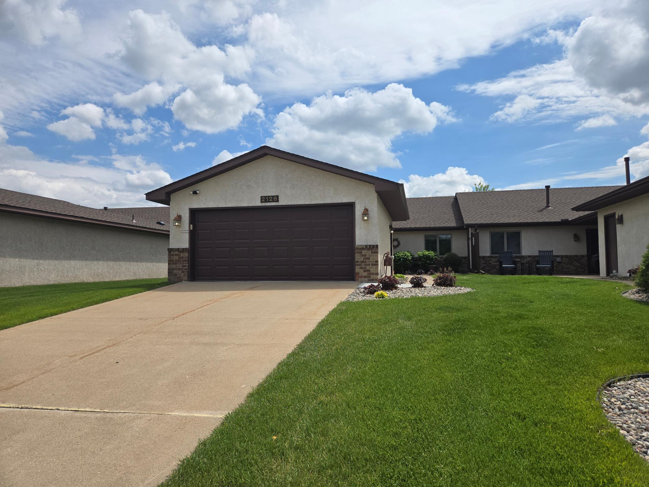 2126 Vierling Drive E Shakopee MN 55379