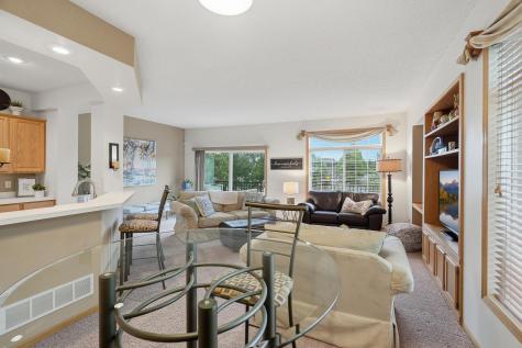 2111 Eagle Trace Lane Woodbury MN 55129
