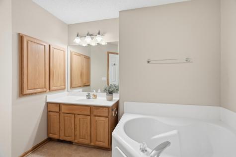 2111 Eagle Trace Lane Woodbury MN 55129