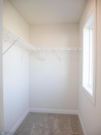 3606 Decorah Way S Fargo ND 58104