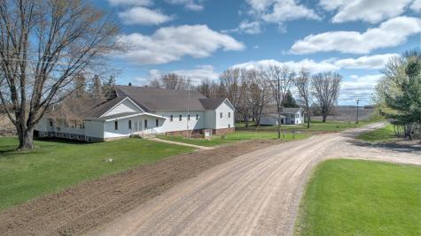 785 401st Avenue NW Stanchfield MN 55080