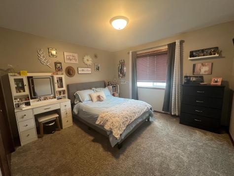 1022 31st Avenue W West Fargo ND 58078