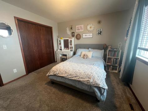 1022 31st Avenue W West Fargo ND 58078
