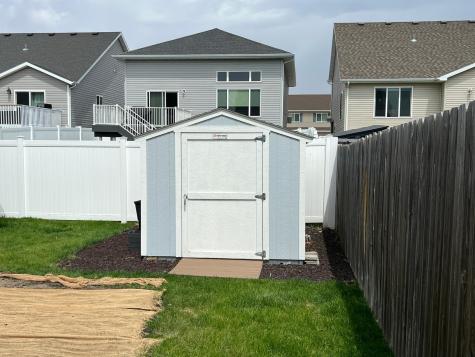 1022 31st Avenue W West Fargo ND 58078