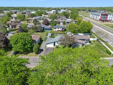 8441 Idaho Avenue N Brooklyn Park MN 55445