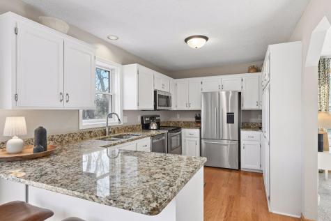 5220 Yorktown Lane N Plymouth MN 55442