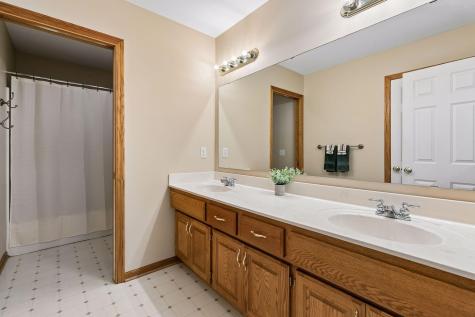 3865 N Ridge Drive Eagan MN 55123