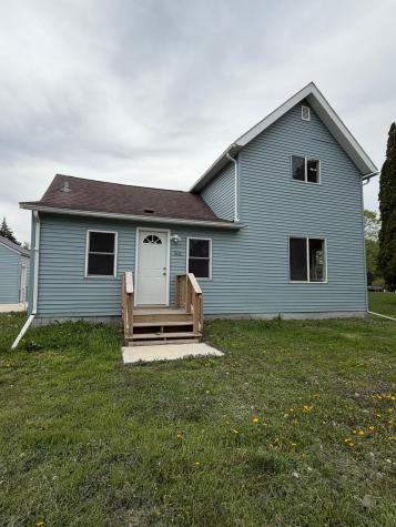 506 E Mondale Street Elmore MN 56027