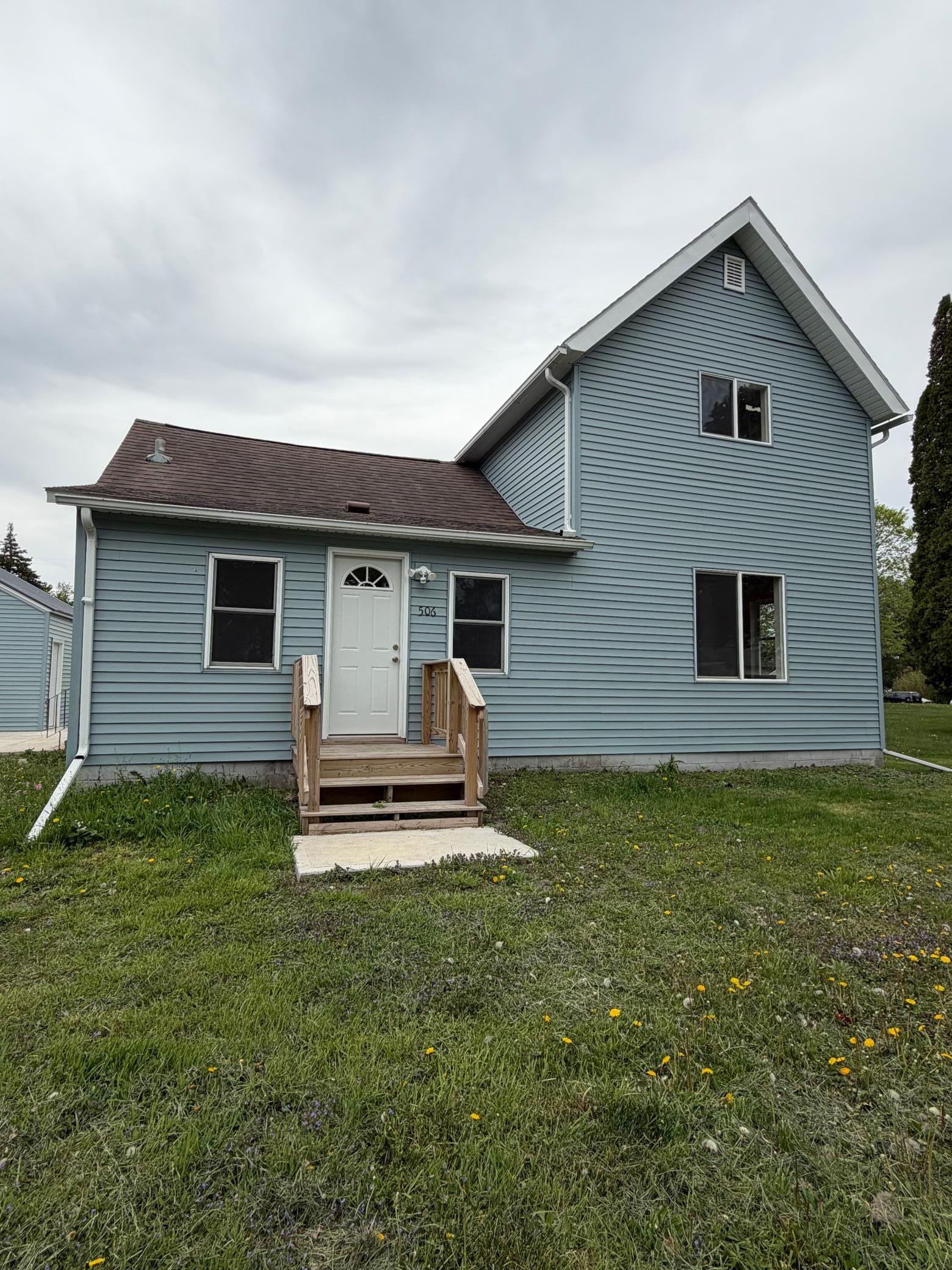 506 E Mondale Street Elmore MN 56027