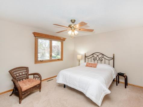 1372 Granite Lane N Oakdale MN 55128