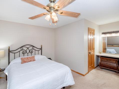 1372 Granite Lane N Oakdale MN 55128
