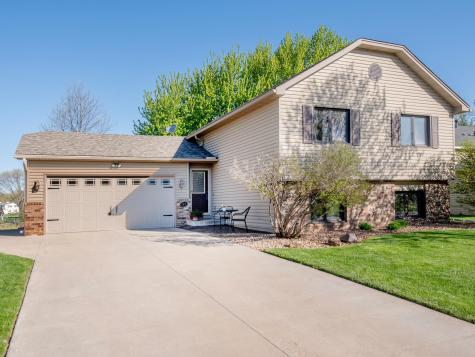 1372 Granite Lane N Oakdale MN 55128