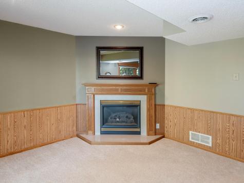 1372 Granite Lane N Oakdale MN 55128