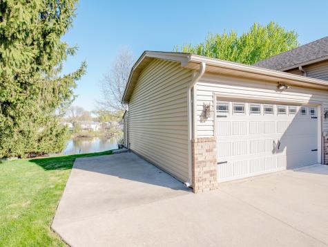 1372 Granite Lane N Oakdale MN 55128