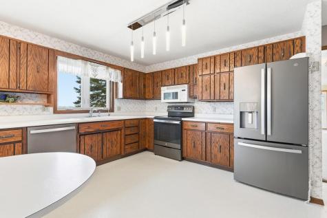 2424 County Road 101 Hendricks MN 56136