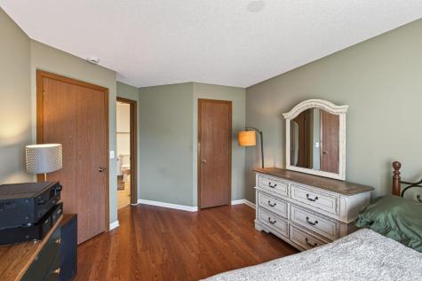 1063 Duckwood Drive Eagan MN 55123