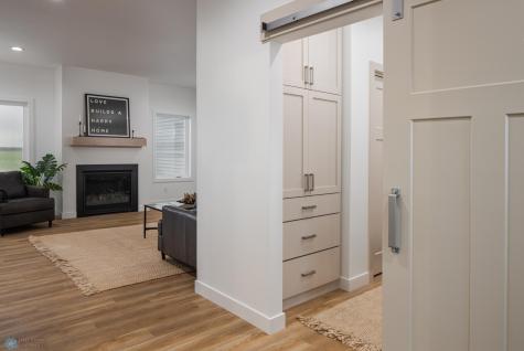 8907 Cottonwood Boulevard Horace ND 58047