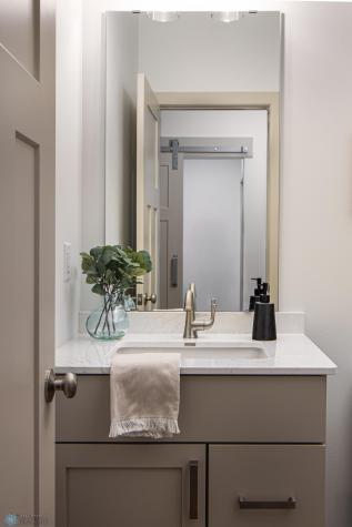 8907 Cottonwood Boulevard Horace ND 58047