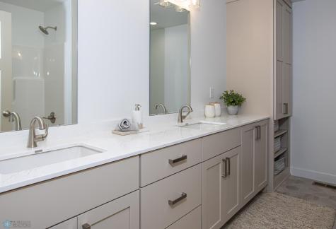 8907 Cottonwood Boulevard Horace ND 58047