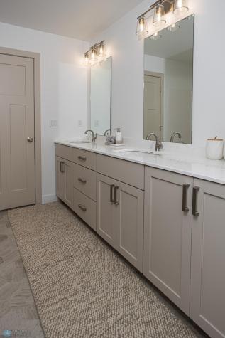 8907 Cottonwood Boulevard Horace ND 58047