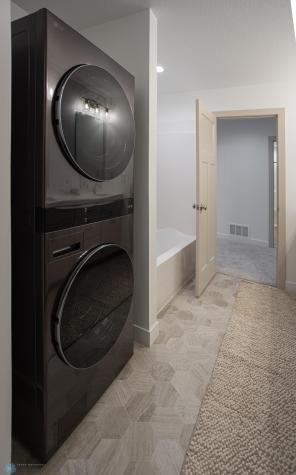 8907 Cottonwood Boulevard Horace ND 58047