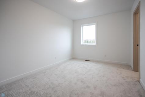 8907 Cottonwood Boulevard Horace ND 58047