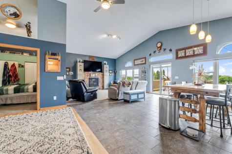 160 N State Road 35 Alma WI 54610