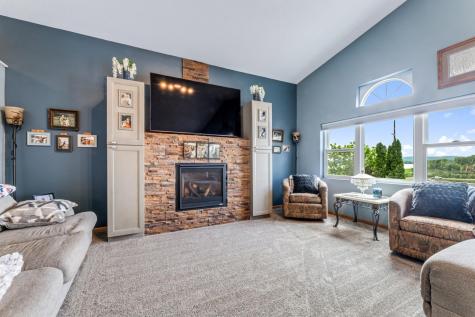160 N State Road 35 Alma WI 54610