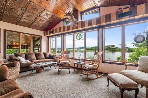 160 N State Road 35 Alma WI 54610