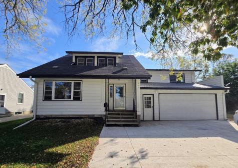 109 5th Avenue SE Pipestone MN 56164