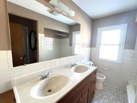 1415 Burke Avenue W Roseville MN 55113
