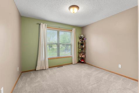 1177 Danube Avenue Shakopee MN 55379