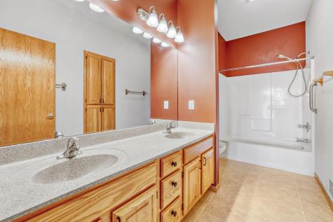 8694 Callahan Trail Inver Grove Heights MN 55076