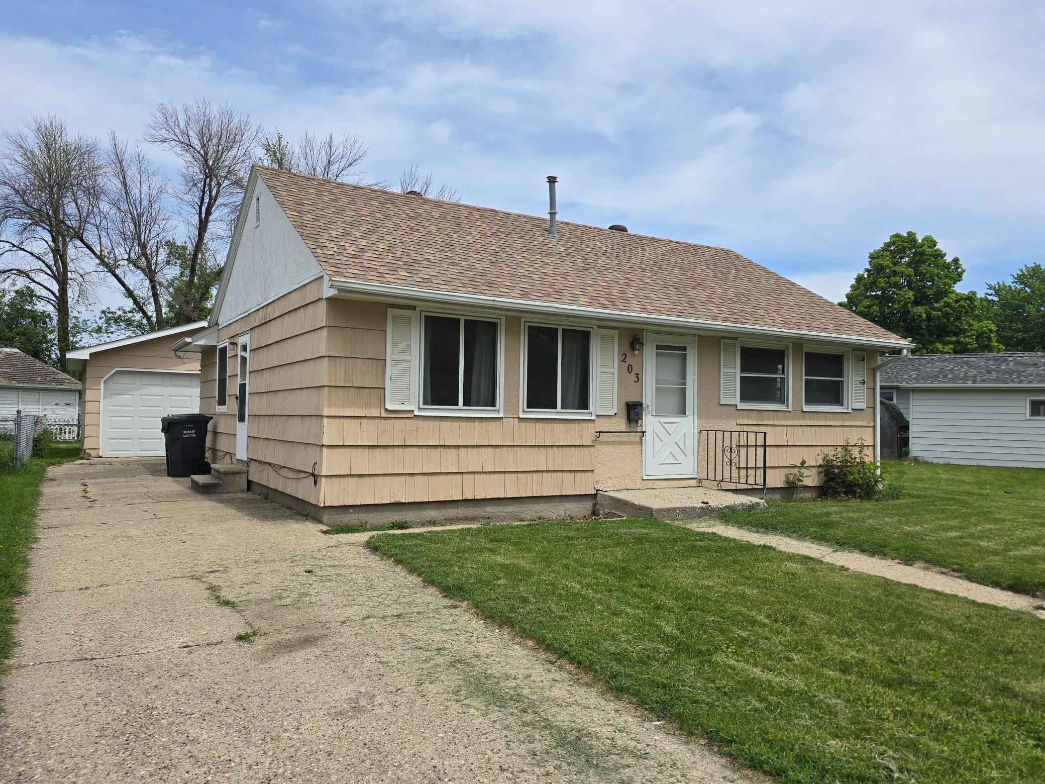 203 Thomas Avenue Worthington MN 56187