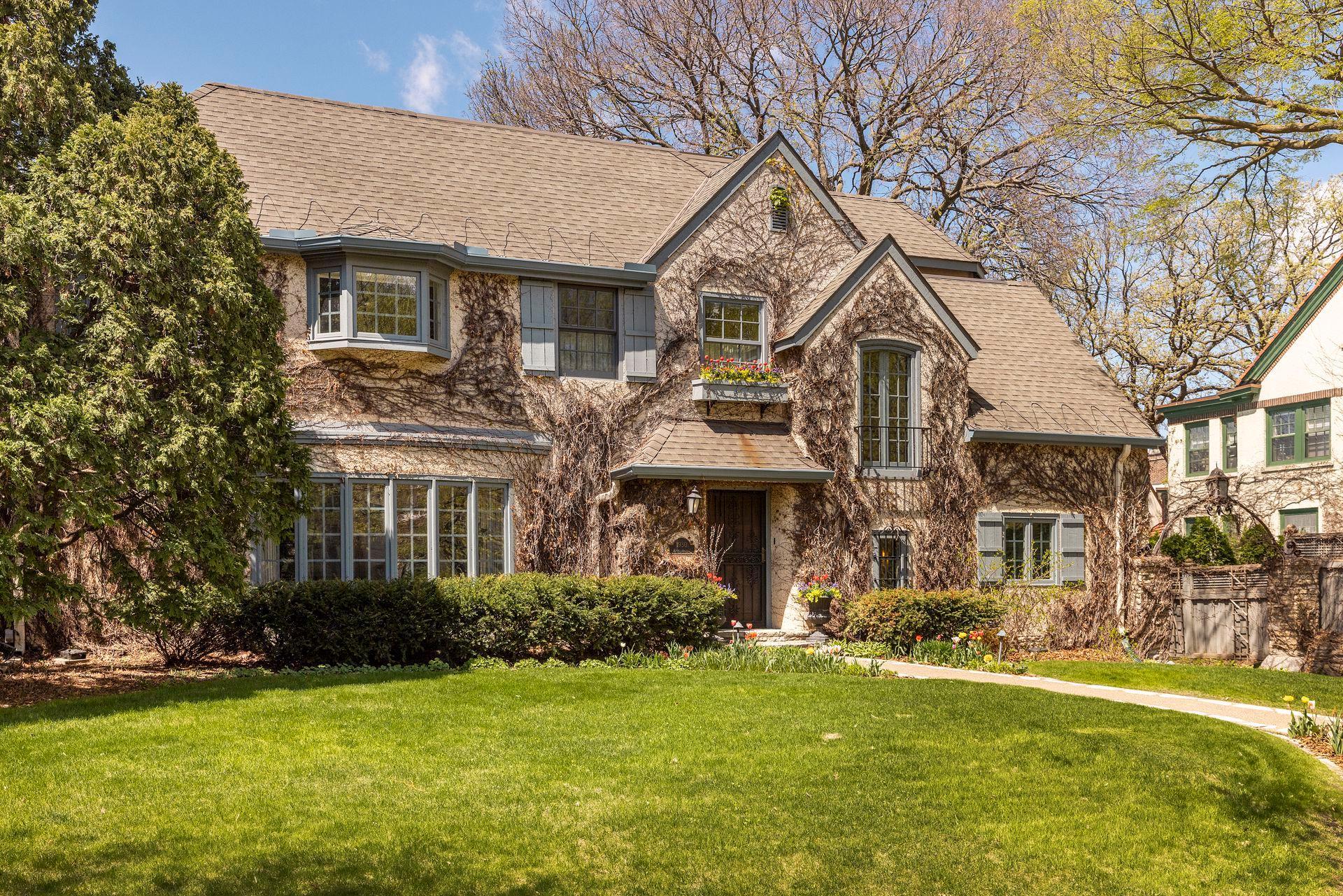1930 Knox Avenue S Minneapolis MN 55403