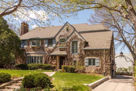 1930 Knox Avenue S Minneapolis MN 55403