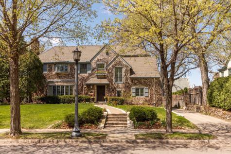 1930 Knox Avenue S Minneapolis MN 55403
