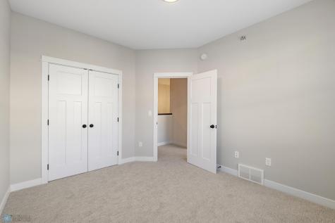 5877 41 Street S Fargo ND 58104