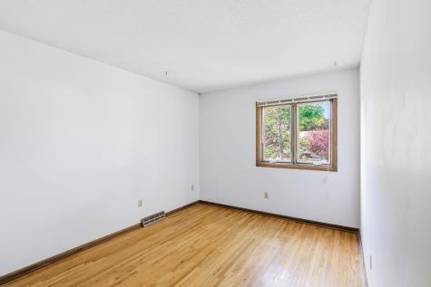 2750 17th Street NW New Brighton MN 55112