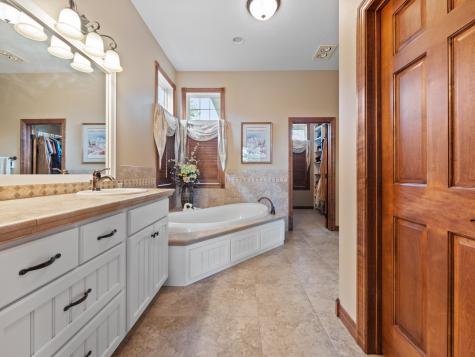 4424 Donway Drive NE Alexandria MN 56308