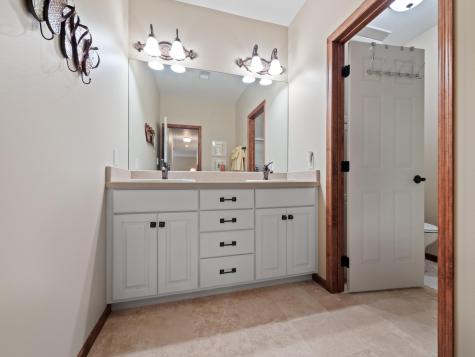 4424 Donway Drive NE Alexandria MN 56308