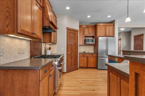 16931 E Lake Drive Lakeville MN 55044