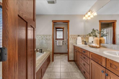 16931 E Lake Drive Lakeville MN 55044