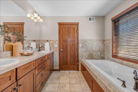 16931 E Lake Drive Lakeville MN 55044