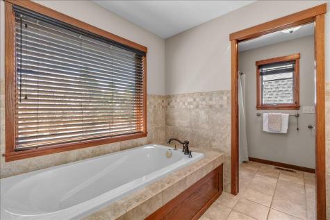 16931 E Lake Drive Lakeville MN 55044
