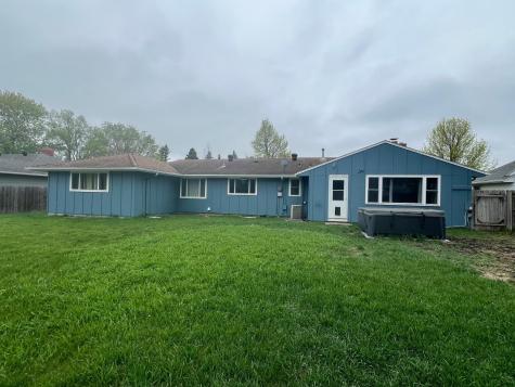 61 15th Avenue N Fargo ND 58102