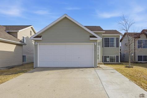 2126 59th Avenue S Fargo ND 58104