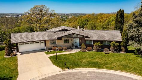 1607 Wilshire Court NE Rochester MN 55906