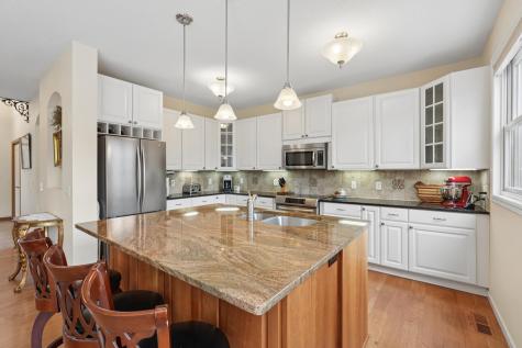287 Plainview Drive River Falls WI 54022