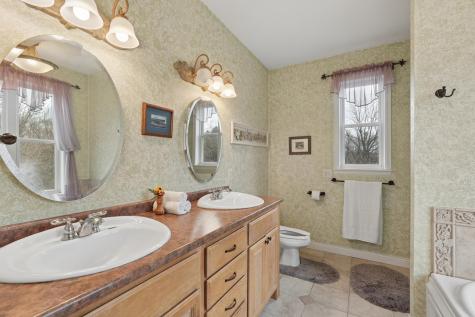 287 Plainview Drive River Falls WI 54022